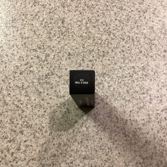 MAC Mull It Over Powder Kiss Lipstick - Picture 6 of 7